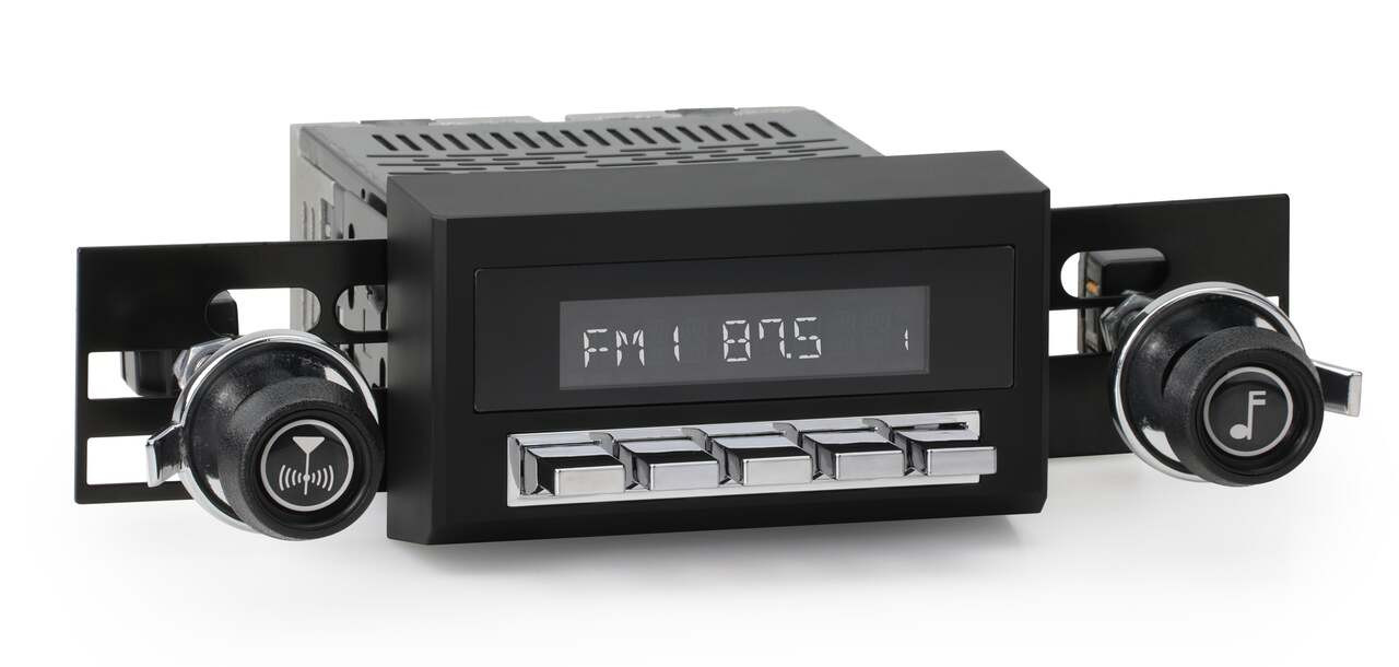 RetroSound 1969-77 Pontiac Firebird Daytona DAB+ Radio - view 4