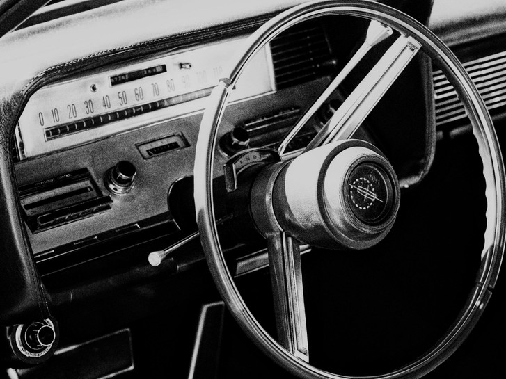 Choosing The Right Amplifier For Your Classic Car