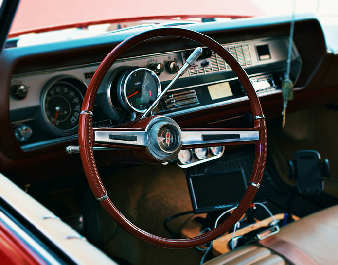 Custom Autosound USA-630 vs. Slidebar Radio