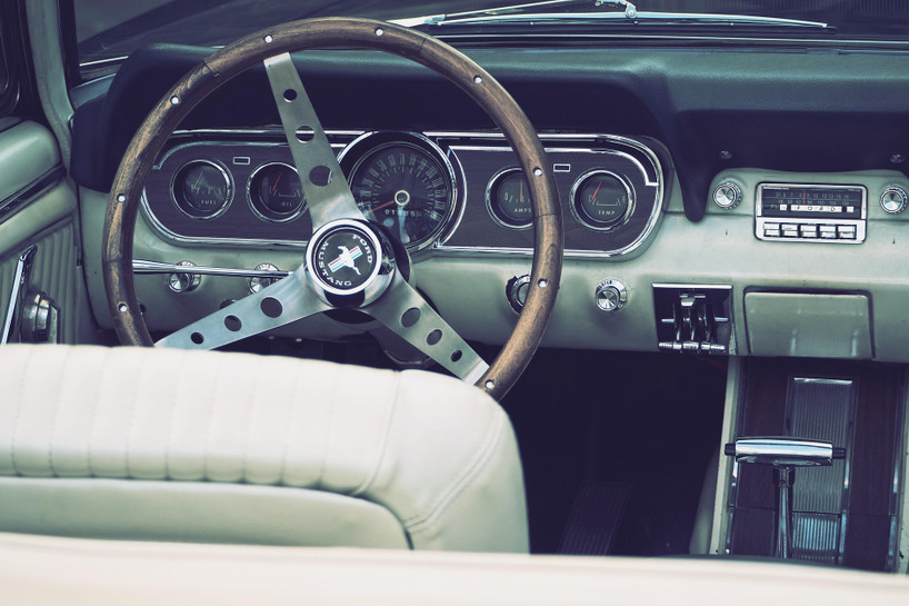 Custom Autosound vs. Antique Automobile Radio: Which Is Right for Your Classic Car?