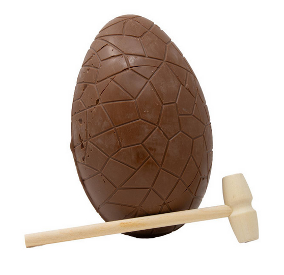 E&A Chocolatey Dino Egg Filled w/Gummy Candy 7oz