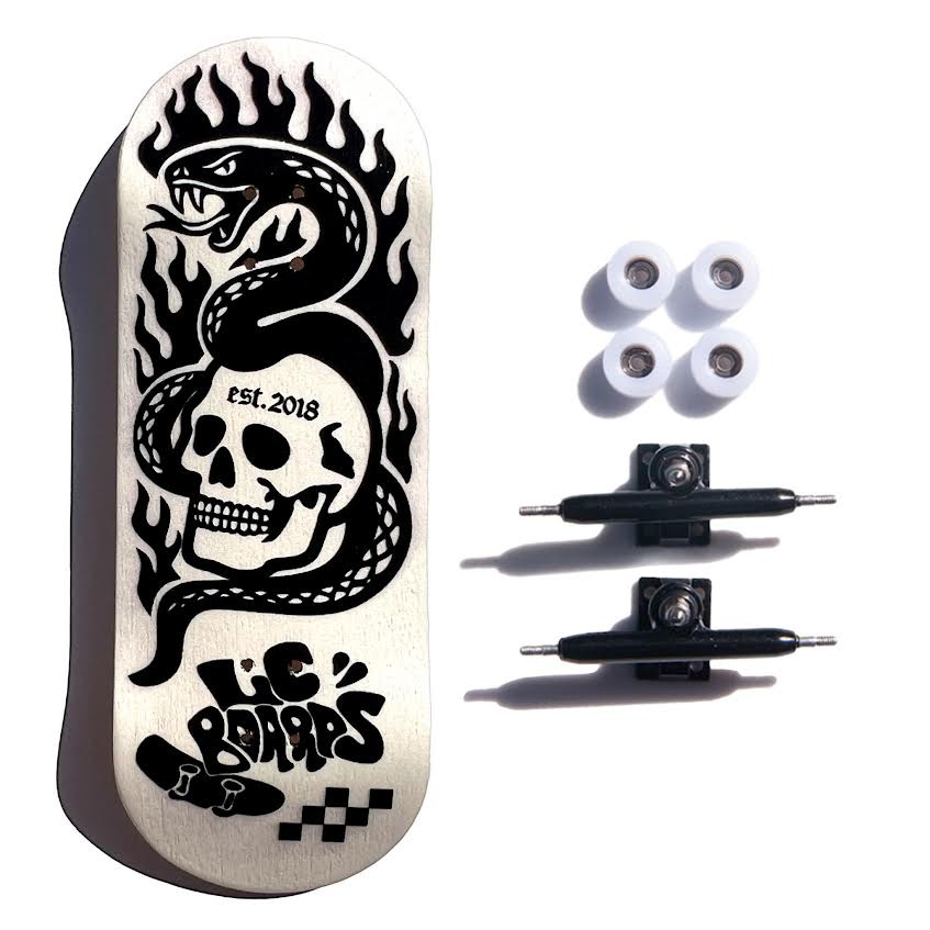 LC BOARDS 98X34 COMPLETE SKULL GRAPHIC FOAM GRIP TAPE