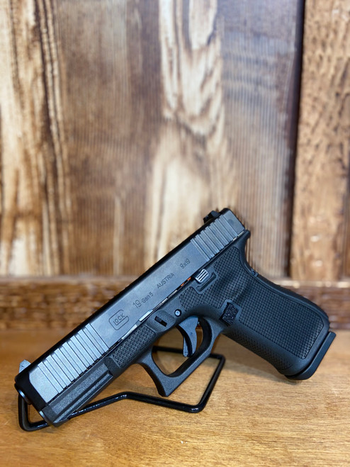 Glock G19 OEM+ Stippled Gen 5 Black 9mm