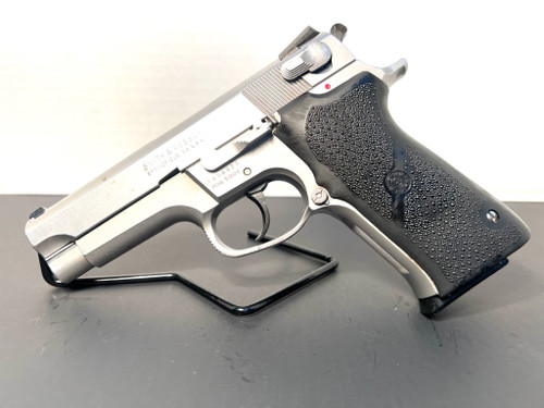 Smith & Wesson 5906 9 MM Stainless