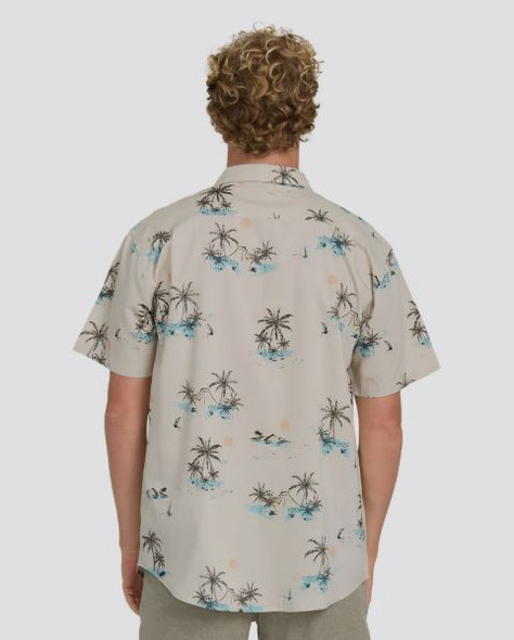 Billabong  Men's Sundays Short Sleeve Button Front Shirt