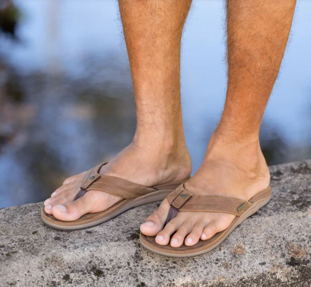 Reef Men's Leather Offshore Flip Flop