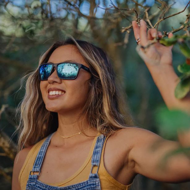 Smith Riptide Sunglasses-Matte Pacific Crystal/ChromaPop Glass Polarized Opal M