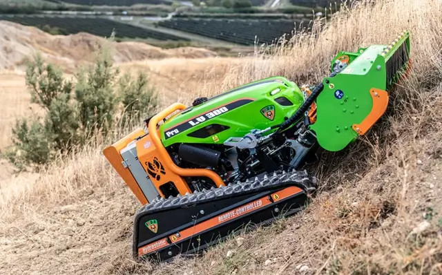 Green Climber LV300 PRO Remote-Control Slope Mower