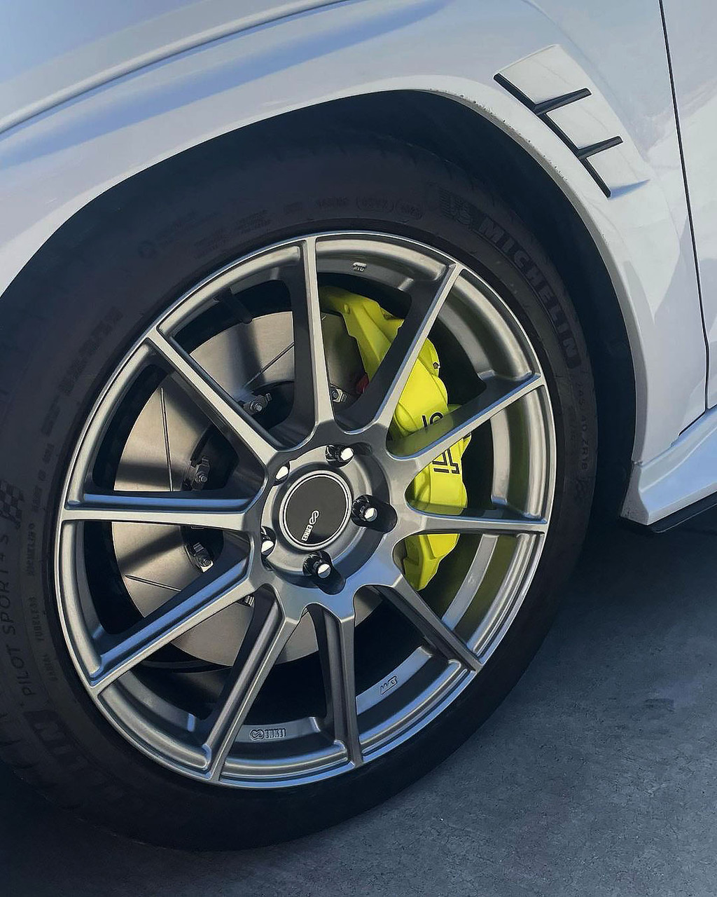 22+ WRX w/ OEM STI 6P caliper 2-piece floating brake rotors (front)