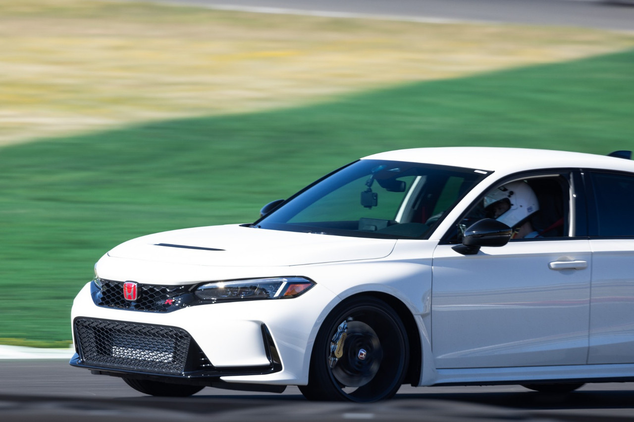 Civic Type R FK8/FL5 Front Brake Kit | Paragon Performance