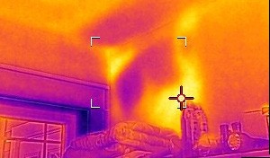 FLIR E8-XT Infrared Camera with Extended Temperature Range, 320 x 240px