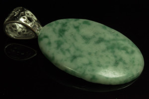 22x30mm China Jade Oval Cabochon Pendant [y722dp]