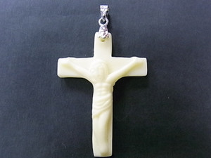 30x45mm Buffalo Bone Fine Carved Cross Pendant [e224]