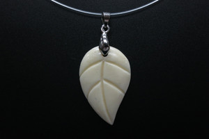 20x32mm Buffalo Bone Leaf Designer Bead Pendant [z5772]