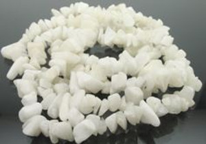 8-12mm White Agate Chips c3b40 36" [v1824]