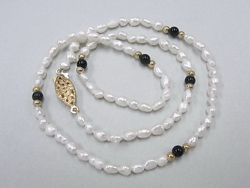 4-5mm Freshwater Pearl Necklace 17" Onyx Beads , A Grade Lustre [p101p]