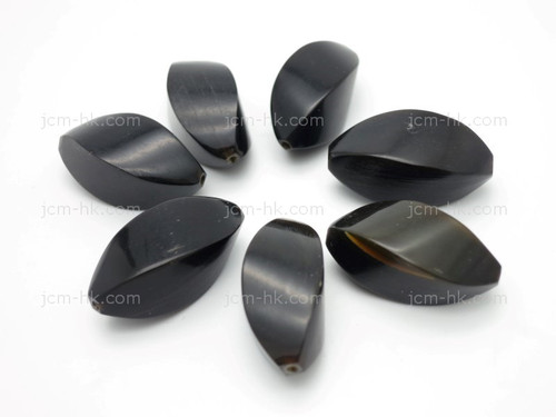 12X22mm Buffalo Horn Twisted Beads 10pcs. [z1912]