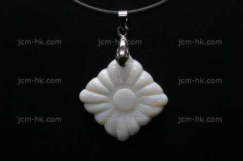 28X28mm Mother Of Pearl Carved Designer Bead Pendant [z1621]