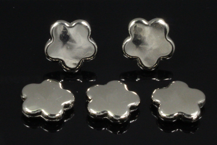 14mm Silver Plated Plastic Flower Beads About 30 pcs. [y517b]
