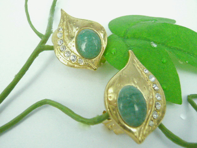 18x28mm Aventurine Clip Earring With Cubic Zirconia [e1377]