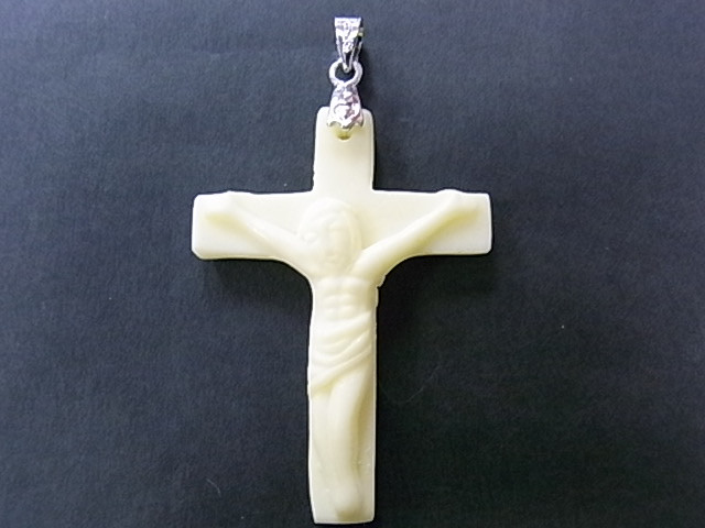 30x45mm Buffalo Bone Fine Carved Cross Pendant [e224]