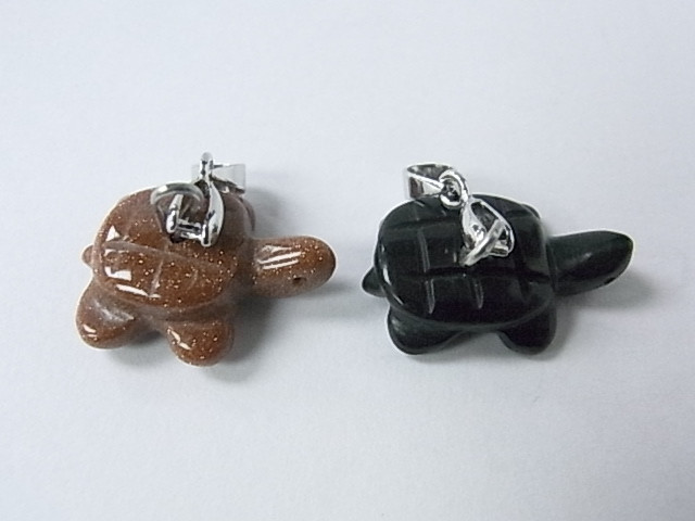 22mm Goldstone & Black Onyx Turtle Pendant 2pcs. [e1718]