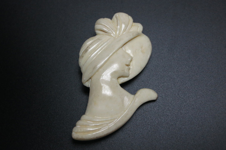 32x65mm Buffalo Bone Beauty Brooch [z5372]