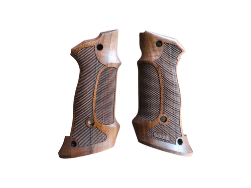 Nill Grip 1911 STP / STI Rhomlas (10mm rad.frontstrap) extended, slight shelf for little finger