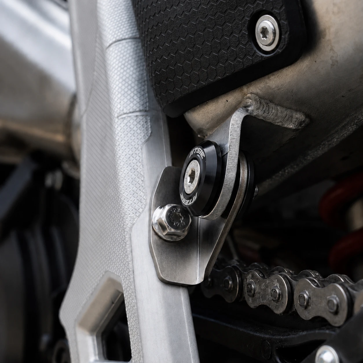 Silencer Bracket Kit - Black