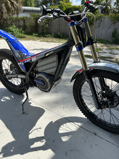 Used 2022 EM EPure Race Used 2022 EM EPure Race