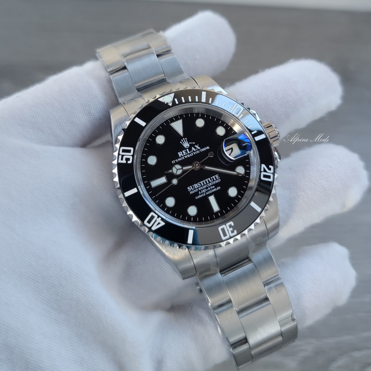 Relax Mod Sub Ceramic Date Diver
