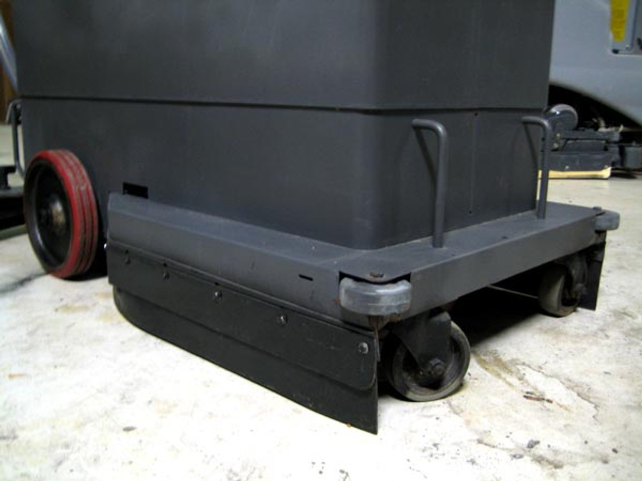 Advance Convertamatic 200b Pact Floor Scrubber And Parts For Sale Advance Convertamatic 200b Pact Floor Scrubber And Parts For Sale