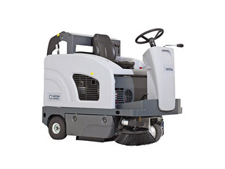 Advance SW4000 Battery Rider Sweeper