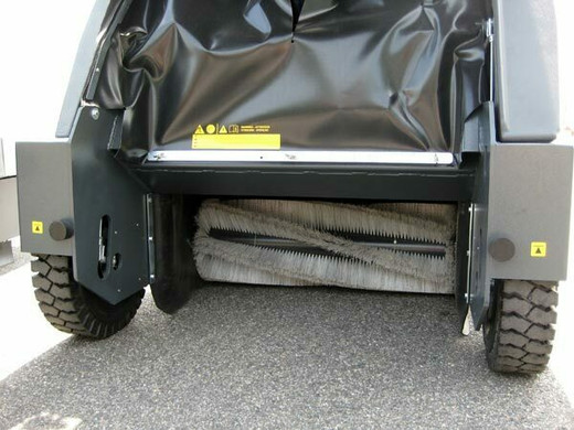 Used Advance Proterra 5130 LPG Dual Brooms - Main Broom Used Advance Proterra 5130 LPG Dual Brooms - Main Broom