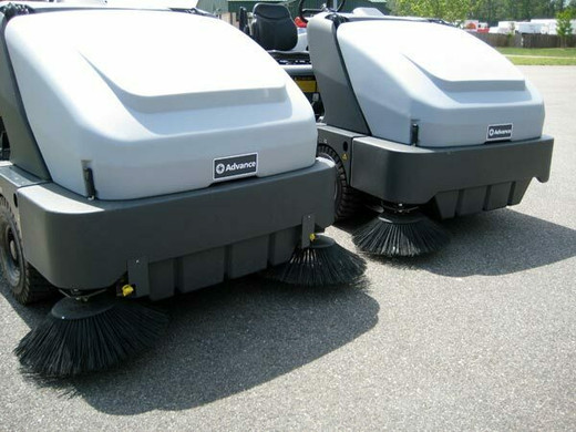 Used Advance Proterra 5130 LPG Dual Brooms - Front Used Advance Proterra 5130 LPG Dual Brooms - Front