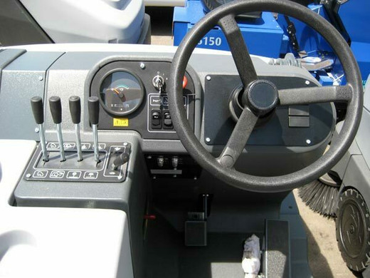 Used Advance Proterra 5130 LPG Dual Brooms - Controls Used Advance Proterra 5130 LPG Dual Brooms - Controls