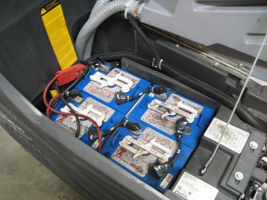 56317005 Advance AquaPLUS AXP Carpet Extractor for Sale