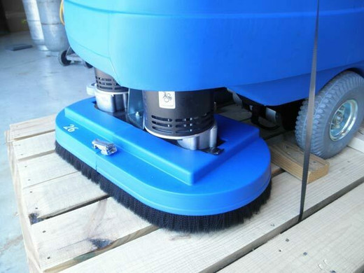 05411A Clarke Focus II Disc 34 Midsize Floor Scrubber for Sale