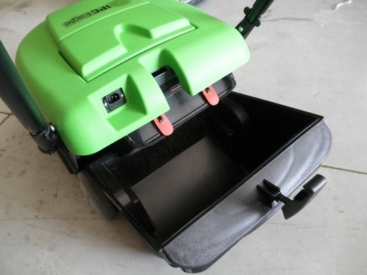 TK464E IPC Eagle SmartVac 464 Walk Behind Floor Sweeper and