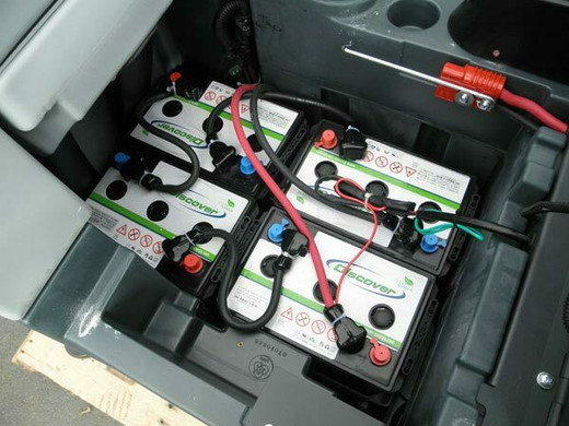 Advance Advenger X2805D - Batteries