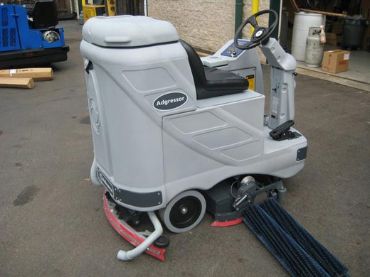 Advance Adgressor 3220C - Side Advance Adgressor 3220C - Side