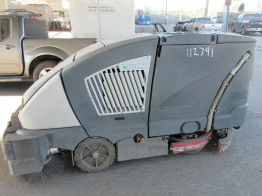 Advance CS7010 Diesel Hybrid w/ Dust Guard - Side Advance CS7010 Diesel Hybrid w/ Dust Guard - Side