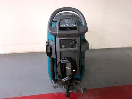 Tennant T300 Orbital Pad Assist - Rear