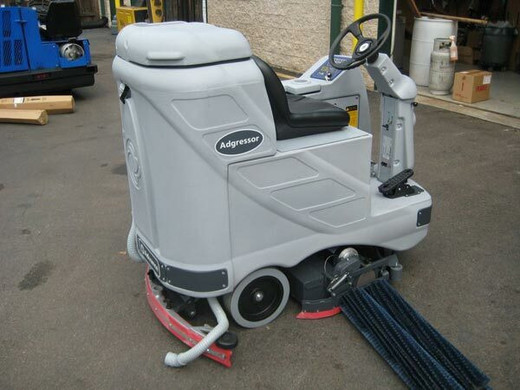 Advance Adgressor 3220C - Side Advance Adgressor 3220C - Side