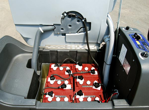 Advance CMAX 28ST - Batteries