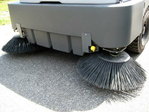 Advance Proterra 5130 LPG w/ Dust Guard - Side Brooms Advance Proterra 5130 LPG w/ Dust Guard - Side Brooms