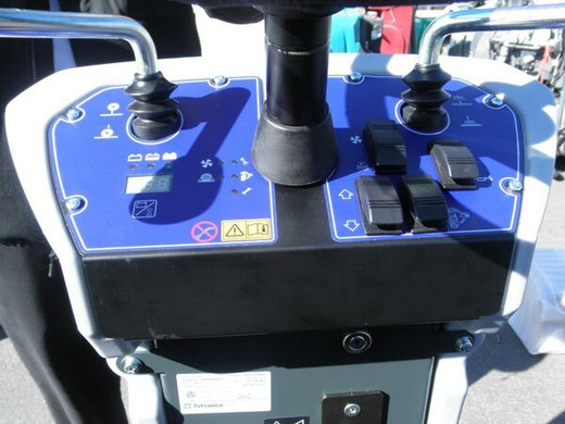 Advance SW4000 w/ Dust Guard - Controls Advance SW4000 w/ Dust Guard - Controls
