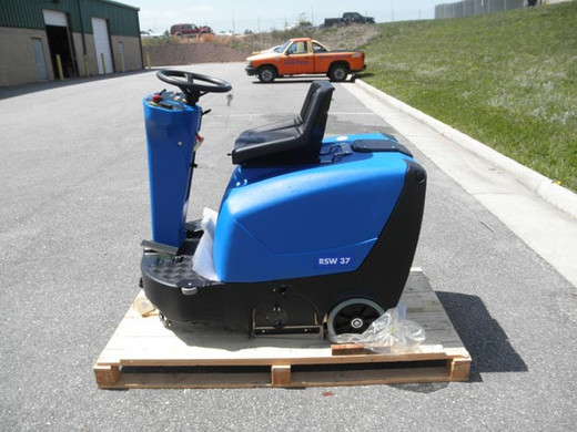 Clarke RSW 37 - Side