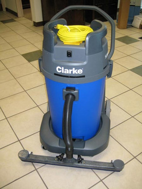 Clarke Summit 20 - Side