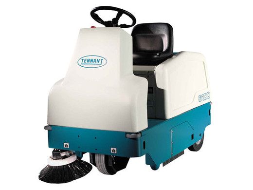 Tennant 6100 Ride On Floor Sweeper